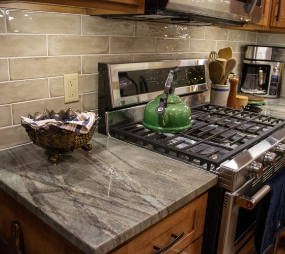 Quartzite Emerald Malbec 3cm Kitchen Remodel by Olympia Stone project photo 5